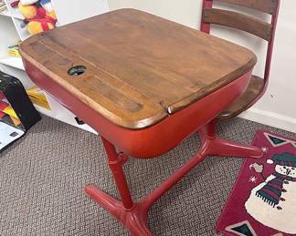 Toy ChildsSchoolDesk