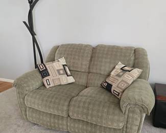 Reclining loveseat, smells good AND looks good. NOTE: Only selling the seat part. You will need to arrange your own love for the seat.