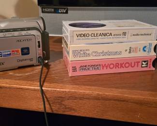 Video camera works, comes with memory card. The tapes are Betamax.