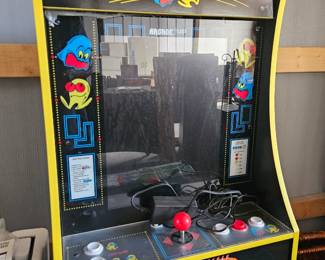 Pac-Man Arcade Game