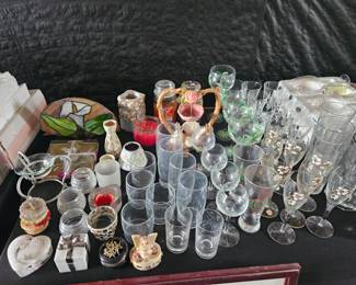 Shhh... don't tell anyone, but.... there's glassware here. 🤫