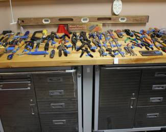 ASSORTMENT OF HAND TOOLS