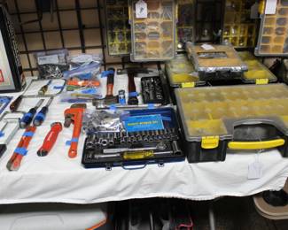 HAND TOOL AND STANLEY STORAGE BINS WITH REMOVABLE TRAYS