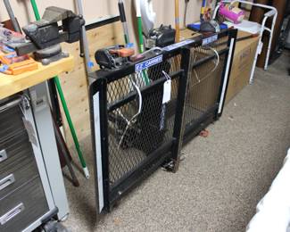 WHEEL CHAIR LIFT THAT SLIDES INTO A RECIEVER HITCH, IN GREAT CONDITION