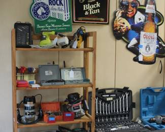 ASSORTMENT OF TOOLS COLLECTIBLE SIGNS