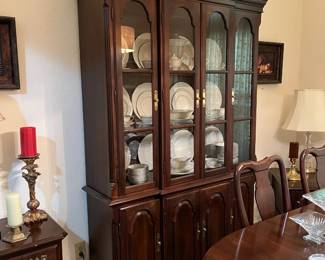 Ethan Allen Cina Cabinet