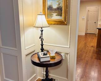 Drum table and lamp with oil painting