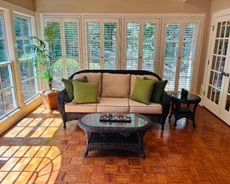 Sunroom indoor wicker furniture