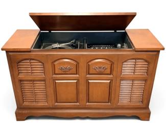 Vintage G.E. Wooden Stereo Console w Turntable Model A337g
