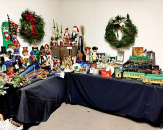 CHRISTMAS CORNER