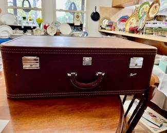 Two piece vintage Skyway Luggage