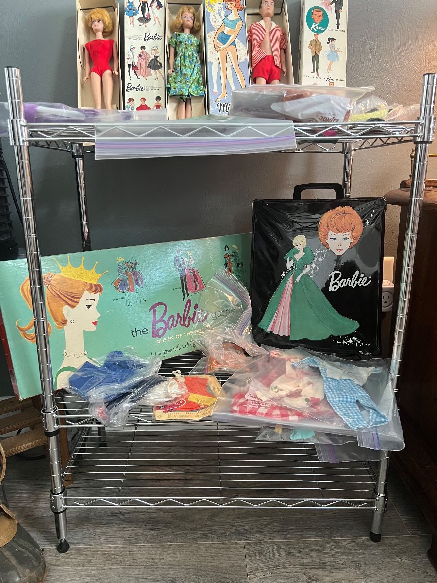 Items offered at the completed estate sale in Virginia Beach, photograph 4