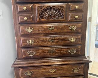 Items offered at the completed estate sale in Virginia Beach, photograph 10