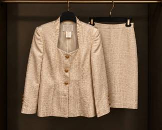 142 VintageEscadaCoutureSilkBlendSkirtSuitwJeweledButtons