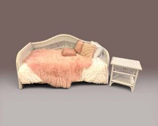 89 WhiteWickerTwinDaybedwTrundleMattressesBeddingNightstand