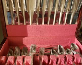 Lots of nice flatware!