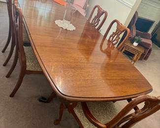 American Drew Cherry Dining Table With Chairs