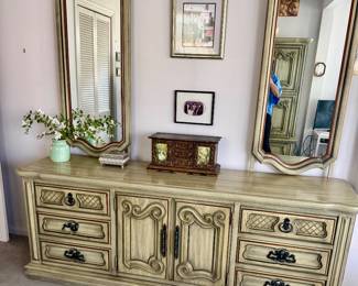 7 Piece French Provincial Bedroom Set