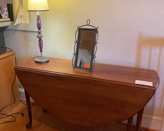 Drop leaf table 