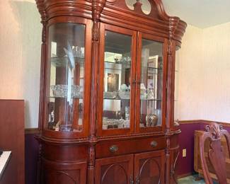 ANTIQUE ROAD SHOW COLLECTION BY PULASKI LIGHTED CURIO CABINET BREAKFRONT