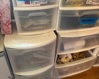 Sterilite 3-Drawer Plastic Storage Cart, White/Clear, Lot of 6
Condition: Good
Multiple translucent white Sterilite rolling storage carts with three drawers each, used for household organization. Visible labels suggest contents for Christmas cards and handbags. Secondary items and contents are present and would need to be removed to sell the carts cleanly.