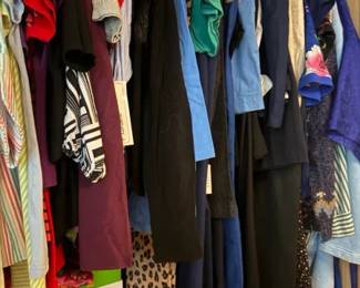 Mixed Women's Clothing Closet Lot
Condition: Good
Assorted women’s clothing on hangers in a closet, including multiple tops, dresses, and other mixed garments in solid colors and prints. Visible condition looks generally usable with normal closet wear, but exact sizes, brands, and completeness are unverified.