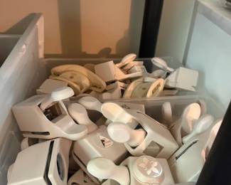 Assorted paper craft punches lot
Condition: Good
Lot of white/cream plastic paper-craft punches for scrapbooking/cardmaking. Visible shapes include flower, butterfly, circle/oval, border/edge, and other decorative punches. Condition appears used with normal shelf wear; no obvious major breakage visible from the photo, but functionality cannot be confirmed visually.
