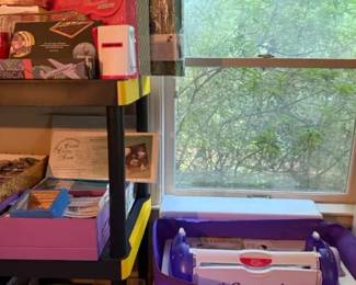 Creatopia scrapbooking craft supply lot in purple storage tote
Condition: Good
Mixed paper-craft/scrapbooking lot in a purple storage tote. Visible items include Creatopia-branded supplies and other assorted kits/papers, but the exact assortment is partially obscured.