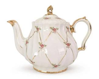 Sadler pink rose gold lattice porcelain teapot
Condition: Good
Round white porcelain teapot with lid, gold-painted spout and handle, small pink rose motifs connected by gold lattice lines, and a finial top. Decorative rather than utilitarian in appearance.
