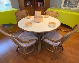 Bamboo/wicker breakfast table w/4 chairs