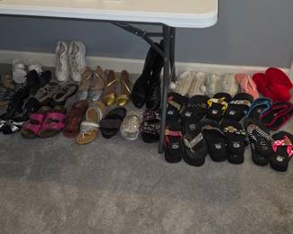 Ladies shoes (Most 7.5)