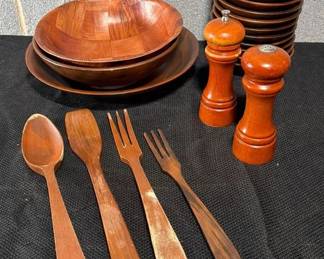 Vintage Wood Salad Serving Bowls And More