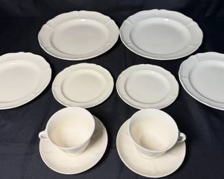 classic Wedgwood Queens Plain creamware setting