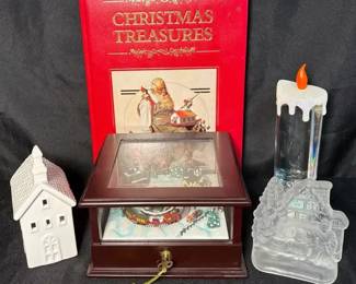 Christmas Treasures vintage Mr. Christmas Gold Label Showcase