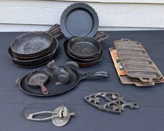 Cast Iron Skillet Lot