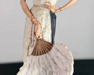 Giuseppe Armani Florence Figurine 18 Tall Capodimonte