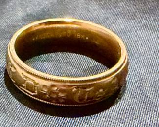 18k Art Carved men’s ring. 11g