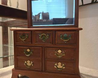 Vintage Musical Jewelry Box