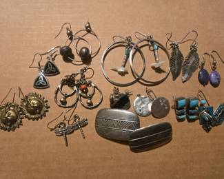 Earrings 