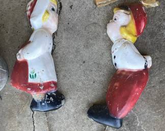 Dutch Boy and Girl Yard Art