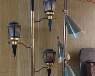 MCM Tension Rod Lights