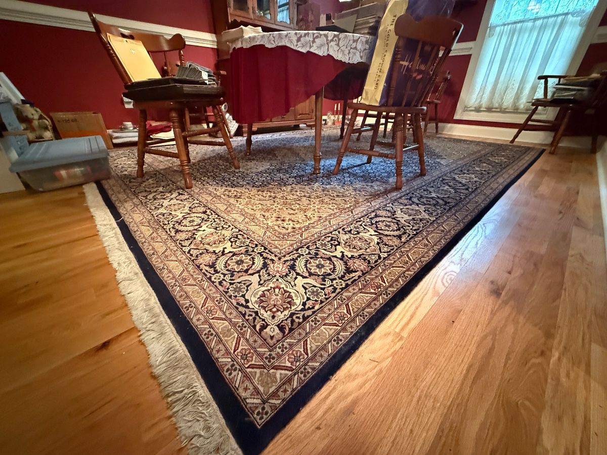 Tabris oriental rug 9x12 with pad smoke free pet free home, perfect condition