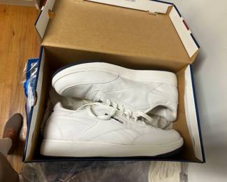 New Rebok size11 1/2
