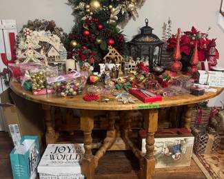 Various Christmas decor