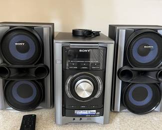 Sony stereo with speakers