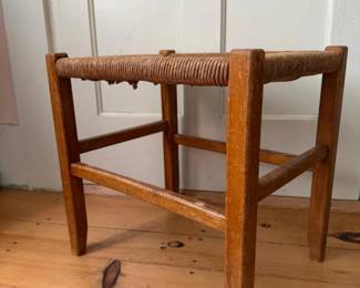 021 rushseatwoodenstool