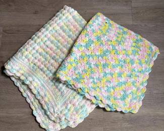 268 pairofvintagepastelcrochetedbabybl