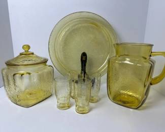 278 yellowpressedglasspitcherglassespla