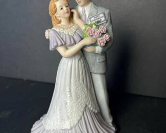 075 porcelainhappyanniversarycouplefigur