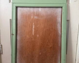 366 vintagegreenpaintedwallframe